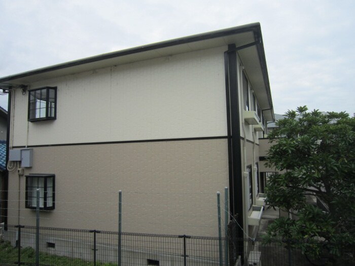 ハイツ野村N棟の物件外観写真