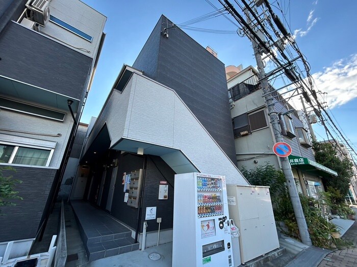 First  Gate KOBEの物件外観写真