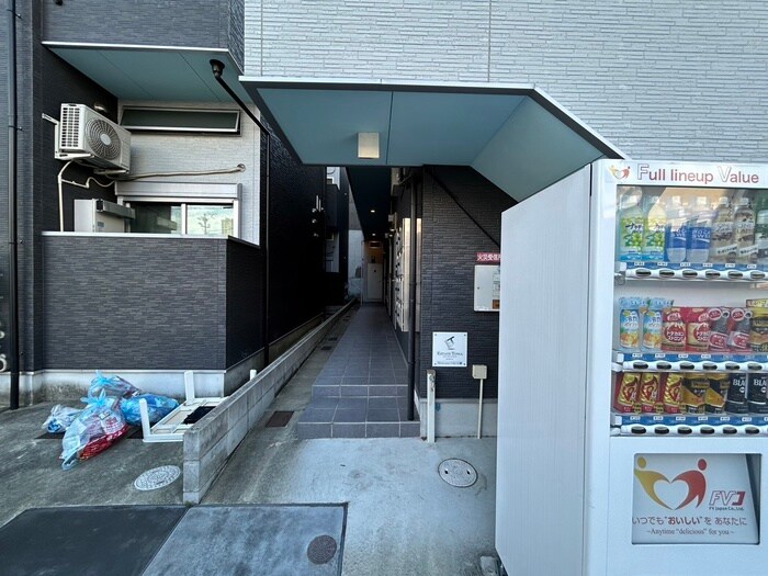 First  Gate KOBEの物件外観写真