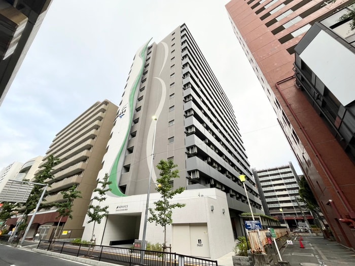 アドバンス江坂ラシュレの物件外観写真