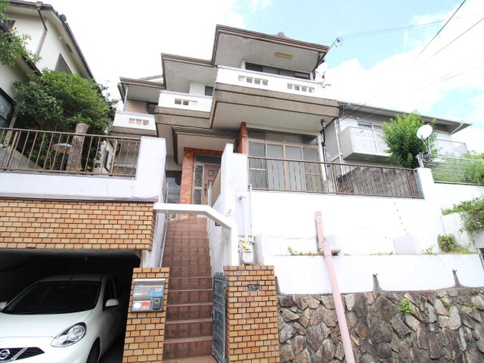 雲雀丘３丁目貸家の物件外観写真