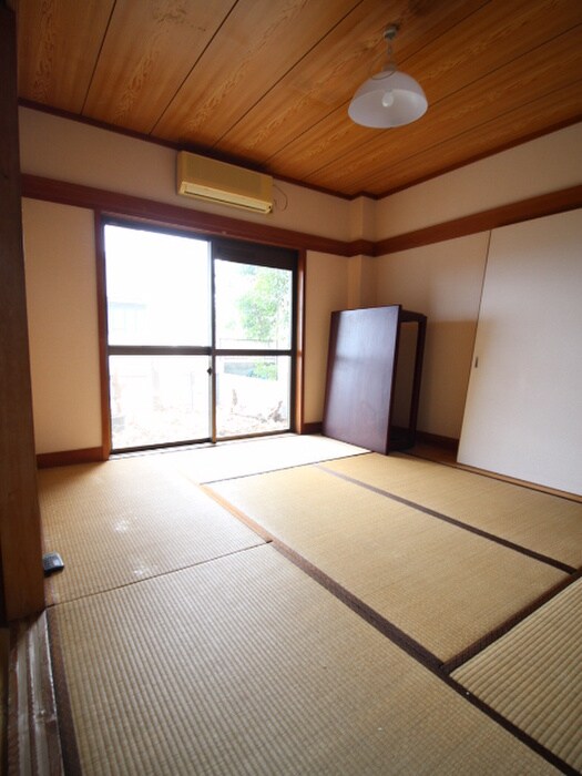 雲雀丘３丁目貸家の物件内観写真