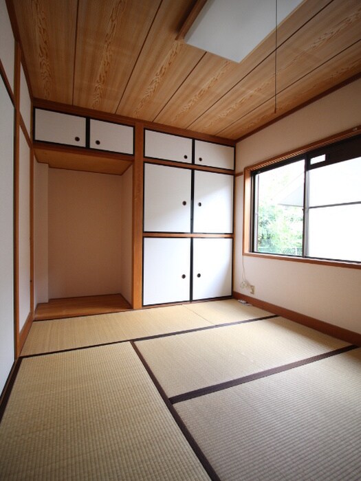 雲雀丘３丁目貸家の物件内観写真