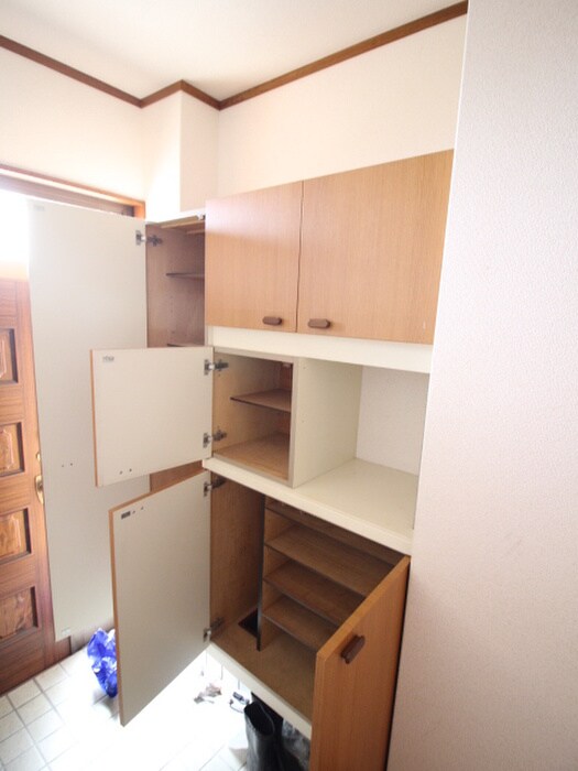 雲雀丘３丁目貸家の物件内観写真