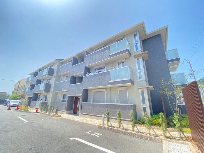 グランスタ花山の物件外観写真