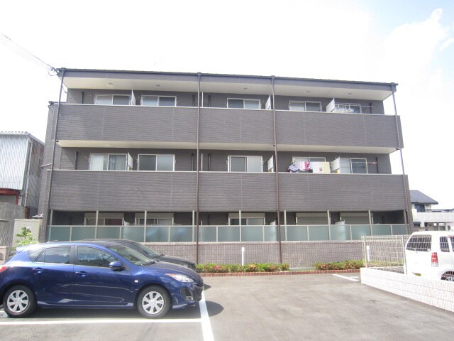 ｱﾝﾌﾟﾙｰﾙ ﾌｪｰﾙ ﾊﾟﾙﾌｪの物件外観写真