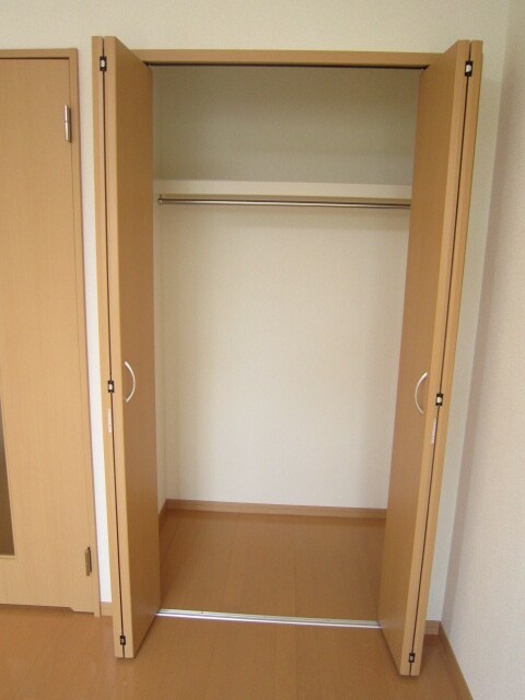 ｱﾝﾌﾟﾙｰﾙ ﾌｪｰﾙ ﾊﾟﾙﾌｪの物件内観写真