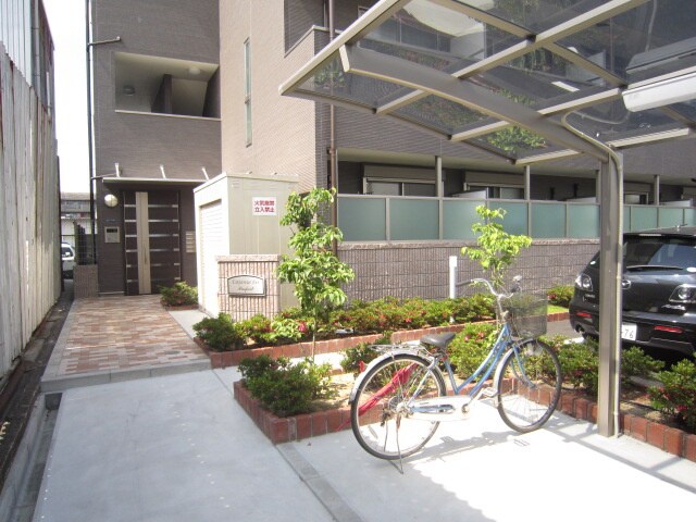 ｱﾝﾌﾟﾙｰﾙ ﾌｪｰﾙ ﾊﾟﾙﾌｪの物件外観写真