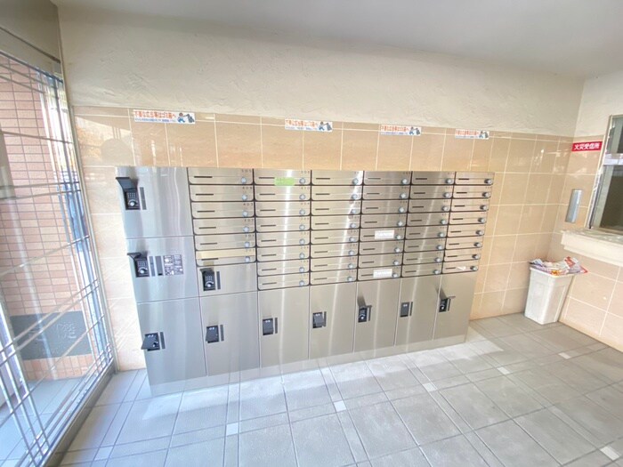 エルセレ－ノ西京極の物件外観写真