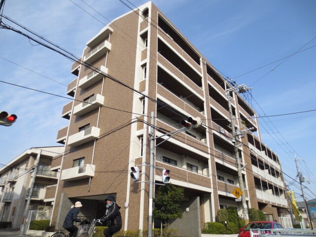 サンジェランの物件外観写真