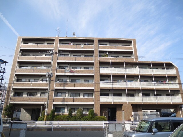 サンジェランの物件外観写真