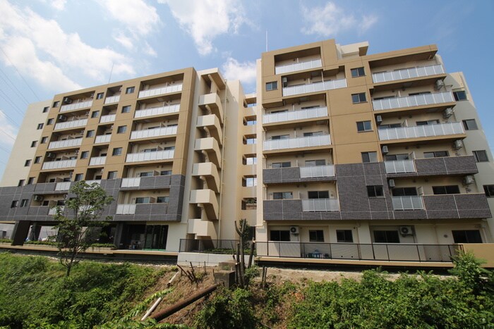 プレアデス千里山田の物件外観写真