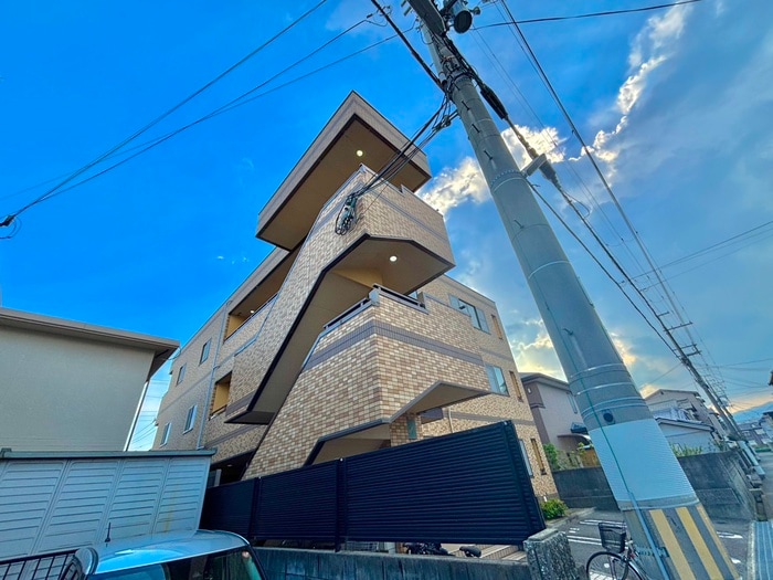 ヴィヴィッドの物件外観写真