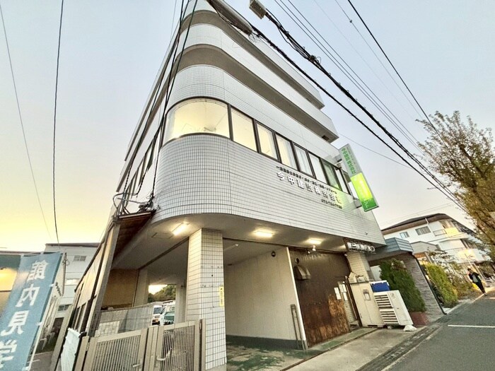 ラ・フィールの物件外観写真