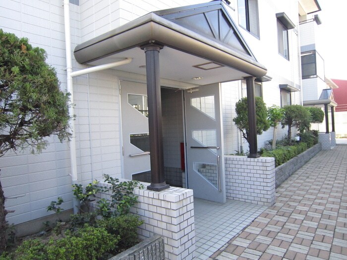 高井マンションの物件外観写真