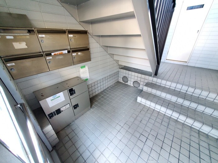 高井マンションの物件外観写真