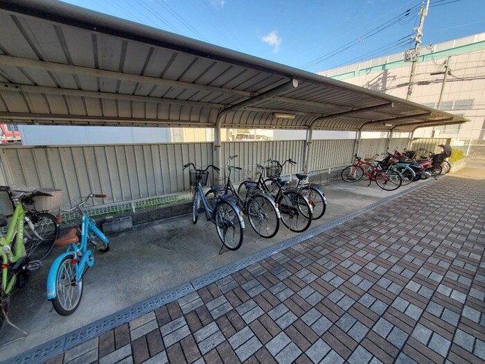 高井マンションの物件外観写真