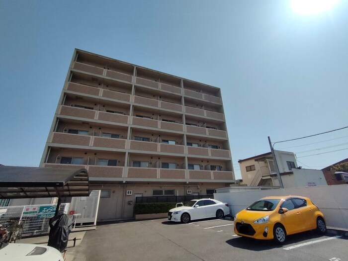 ロイヤルガ－デン弐番館の物件外観写真