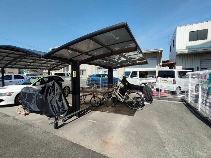 ロイヤルガ－デン弐番館の物件外観写真