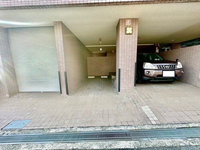 レジデンス燦の物件外観写真