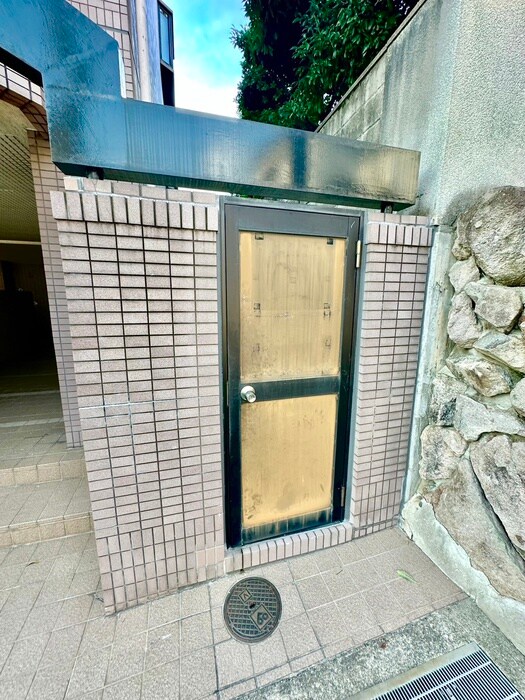 レジデンス燦の物件外観写真