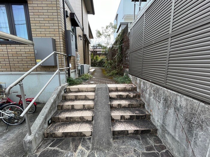 ドエル寿楽荘の物件外観写真