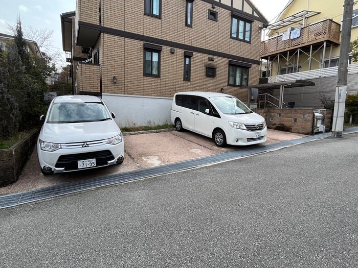 ドエル寿楽荘の物件外観写真