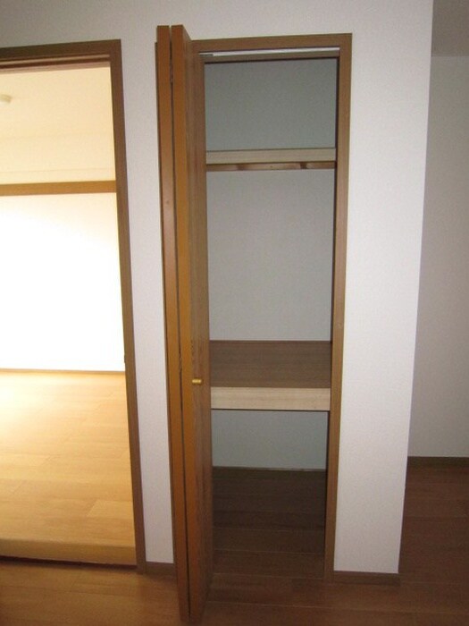 エ－ヴィヒ畠中の物件内観写真