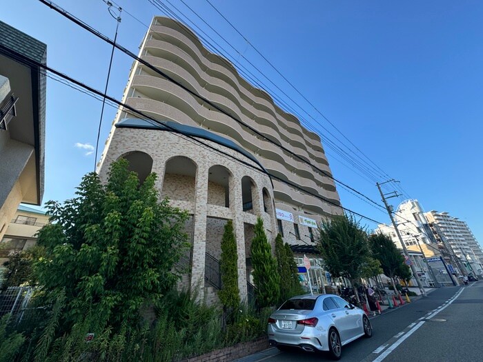 仁川リバ－サイドヒルズの物件外観写真