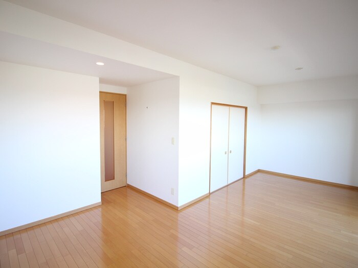 仁川リバ－サイドヒルズの物件内観写真