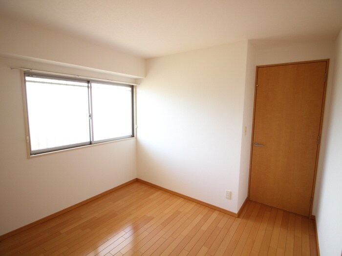 仁川リバ－サイドヒルズの物件内観写真