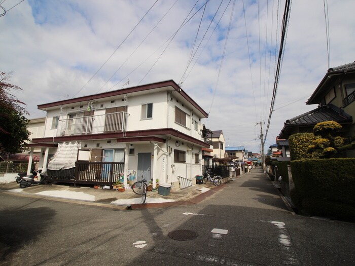 山本マンションの物件外観写真