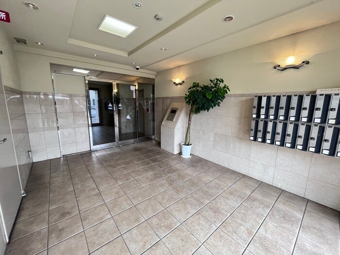 三条ヴィラさわだの物件外観写真