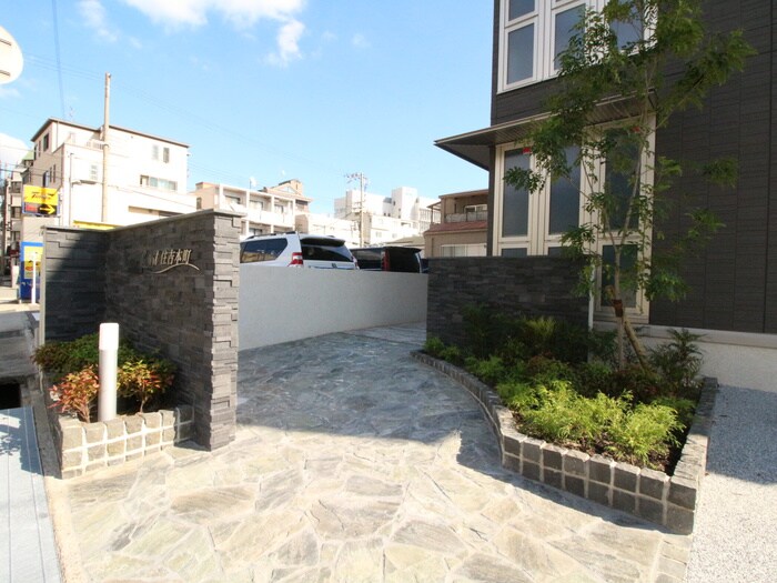 グレイスコート住吉本町の物件外観写真