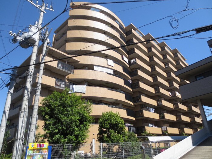 グランシャリオの物件外観写真