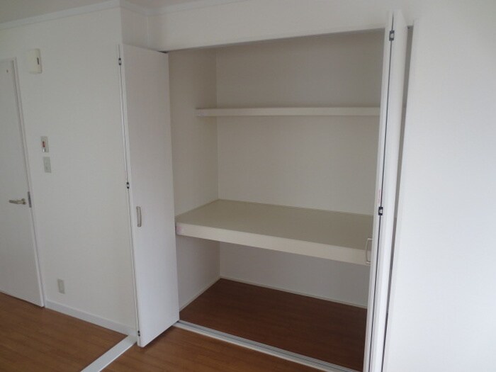 緑地マンションの物件内観写真