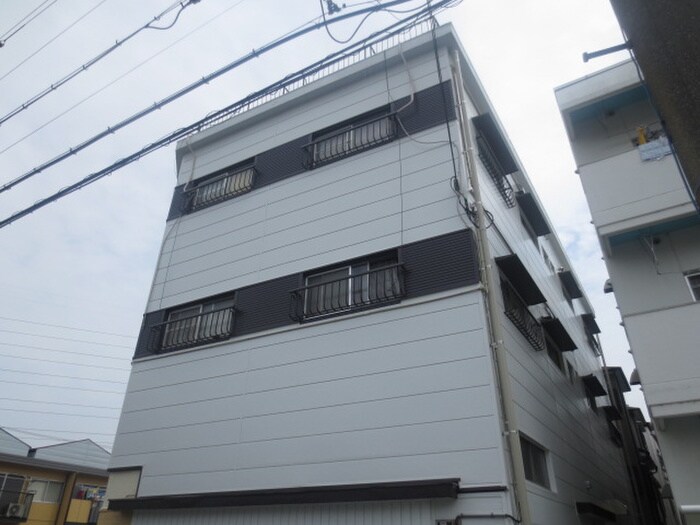 緑地マンションの物件外観写真