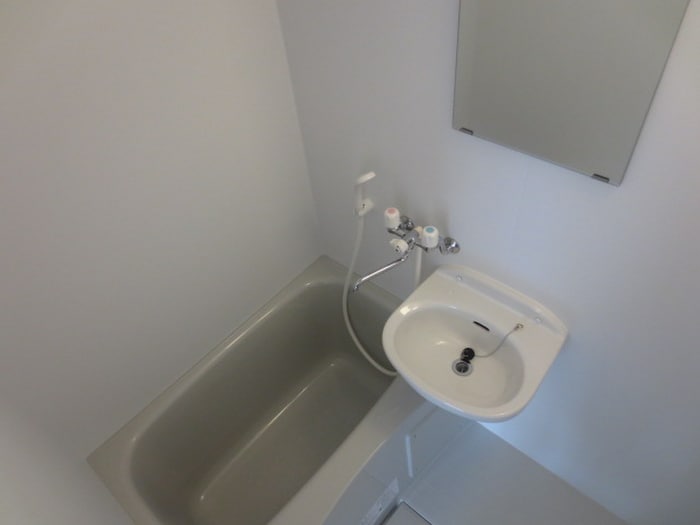 緑地マンションの物件内観写真