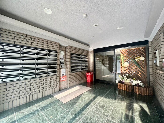 エルマ－ナ出町柳の物件外観写真