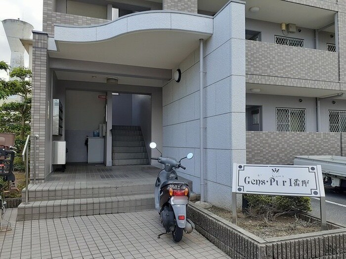 ジャン・ピュールⅠ番館の物件外観写真