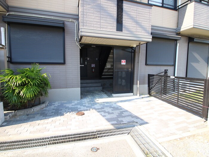 アビタシオン仁川Ⅲの物件外観写真