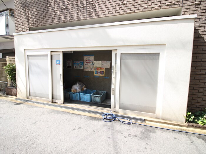 グランシャルマン新大阪の物件外観写真