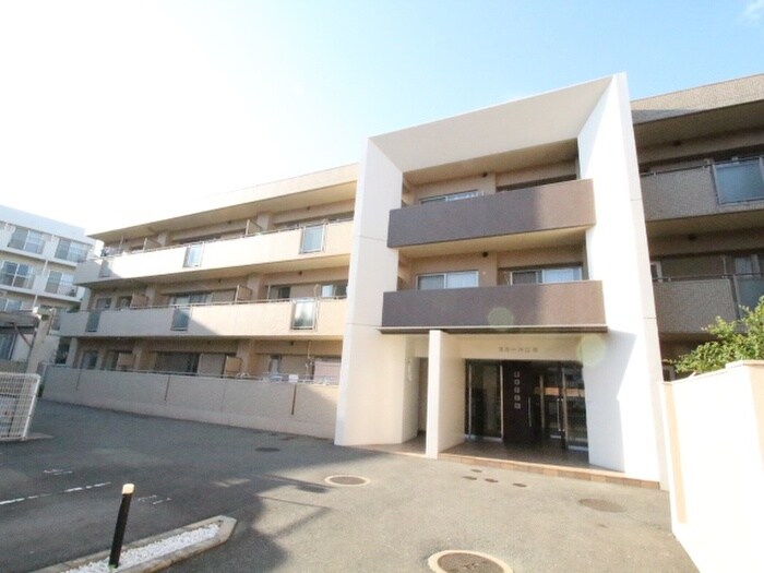 クローバー・ノース江坂の物件外観写真