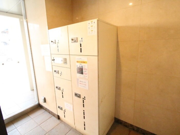 クローバー・ノース江坂の物件外観写真