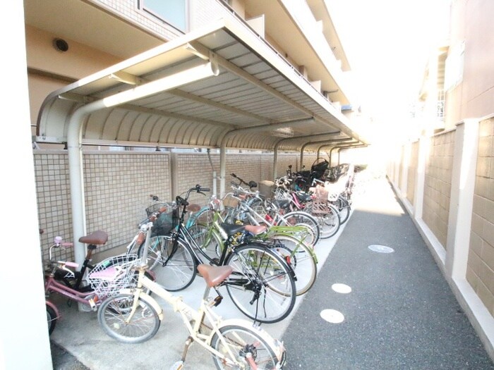 クローバー・ノース江坂の物件外観写真