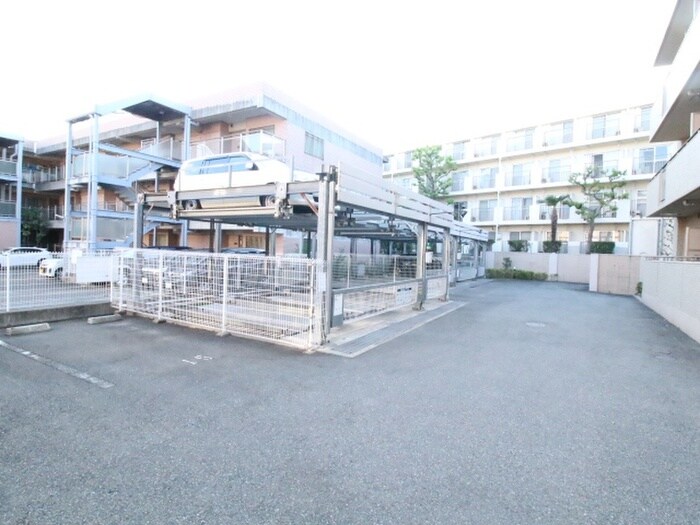 クローバー・ノース江坂の物件外観写真