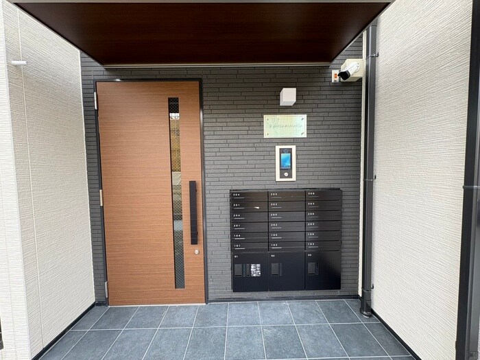 Ｄ ｐｏｒｔａ ｗｉｓｔｅｒｉａの物件外観写真