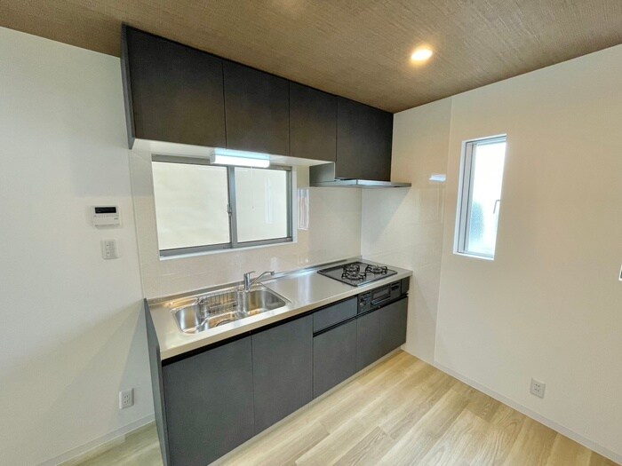 離宮前町１丁目貸家の物件内観写真