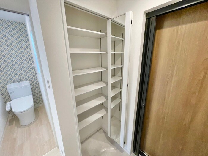 離宮前町１丁目貸家の物件内観写真