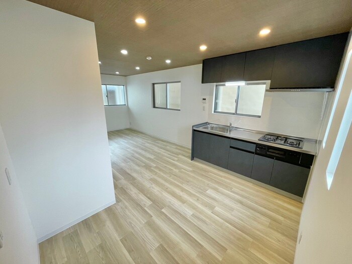 離宮前町１丁目貸家の物件内観写真